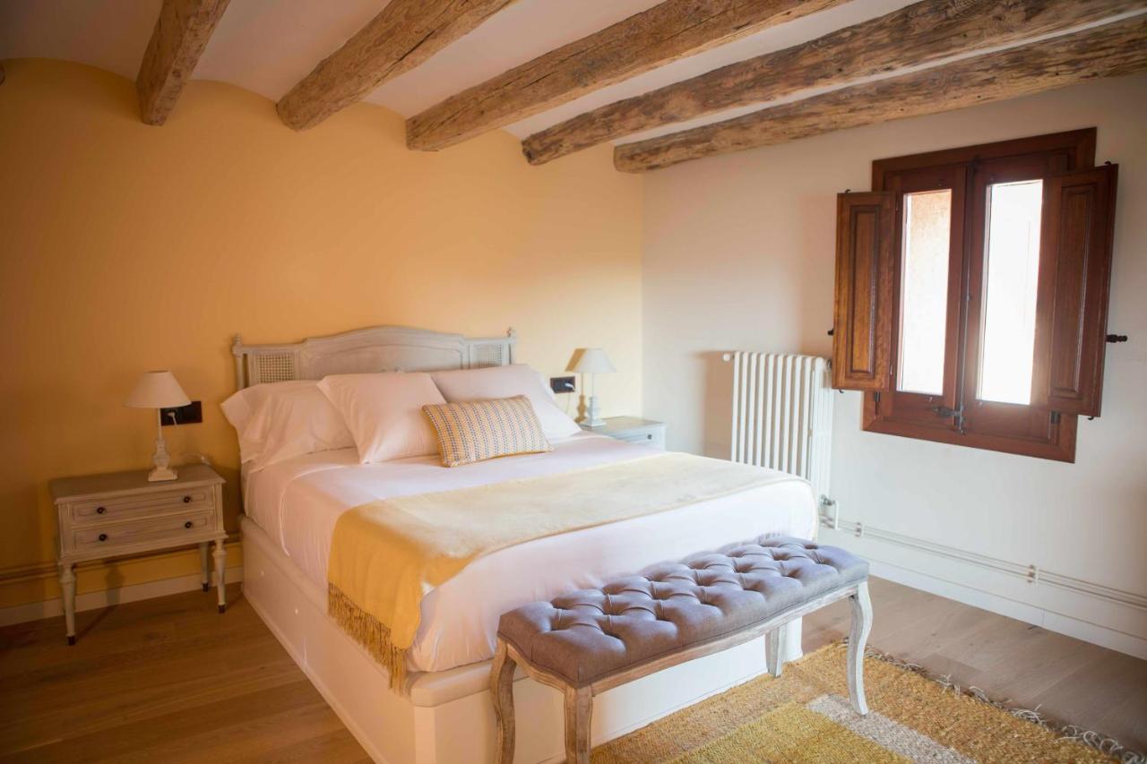Casa Rural Masia Les Apieres El Pla de Manlleu Ngoại thất bức ảnh